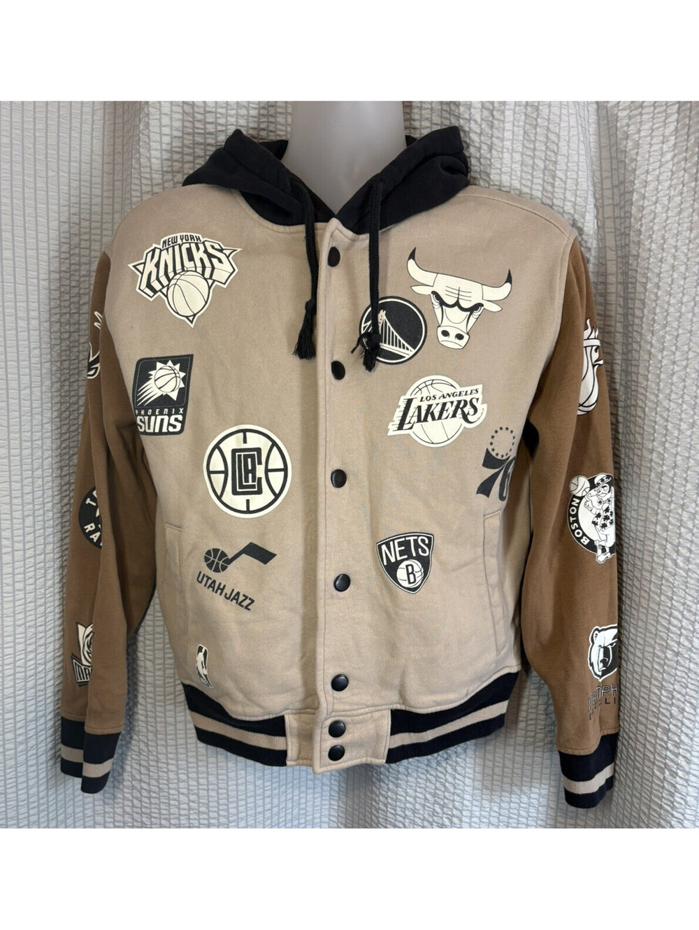Hollister NBA Graphic Print Fleece Hoodie XS Beige Brown Black Men's